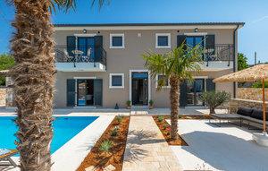 Gemütliches Ferienhaus : Region Smoljanci für 8 Personen