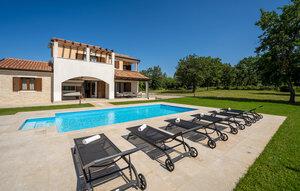 Gemütliches Ferienhaus : Region Katun für 8 Personen