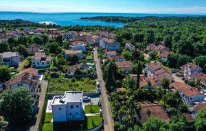 Gemütliches Ferienhaus : Region Porec für 8 Personen