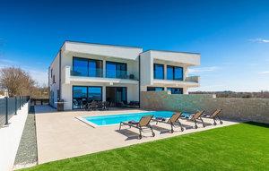 Gemütliches Ferienhaus : Region Kanfanar für 9 Personen