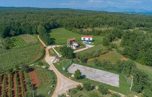 Gemütliches Ferienhaus : Region Prhati für 10 Personen