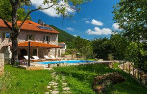 Gemütliches Ferienhaus : Region Poljane für 10 Personen