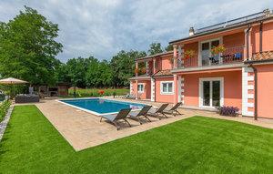 Gemütliches Ferienhaus : Region Rakotule für 20 Personen