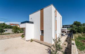 Gemütliches Ferienhaus : Region Sukosan für 8 Personen