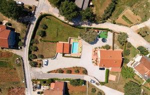 Gemütliches Ferienhaus : Region Crklada für 10 Personen