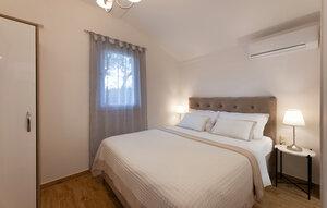 Gemütliches Ferienhaus : Region Kaštel Novi für 4 Personen