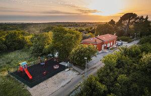 Gemütliches Ferienhaus : Region Kmeti für 5 Personen