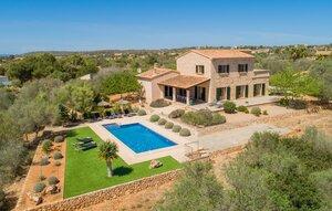 Gemütliches Ferienhaus : Region Ses Salines für 8 Personen