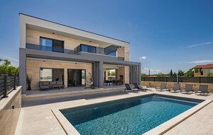 Gemütliches Ferienhaus : Region Nin für 10 Personen