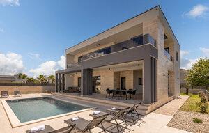 Gemütliches Ferienhaus : Region Nin für 10 Personen