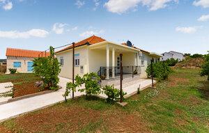 Gemütliches Ferienhaus : Region Sukošan für 6 Personen
