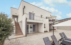 Gemütliches Ferienhaus : Region Vrsi für 8 Personen