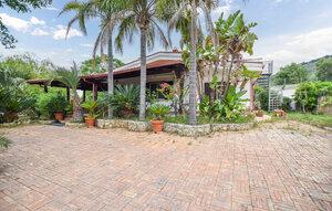 Gemütliches Ferienhaus : Region Santa Maria Di Ricadi für 8 Personen