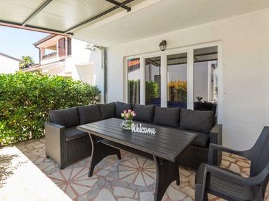 Gemütliches Ferienhaus : Region Porec für 6 Personen