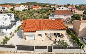 Gemütliches Ferienhaus : Region Sukošan für 5 Personen