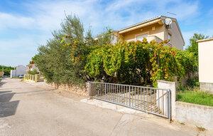 Für 4 Personen: Hübsches Apartment / Ferienwohnung in der Region Pridraga