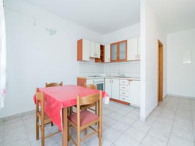  Für 4 Personen: Hübsches Apartment / Ferienwohnung in der Region Split-Dalmatien