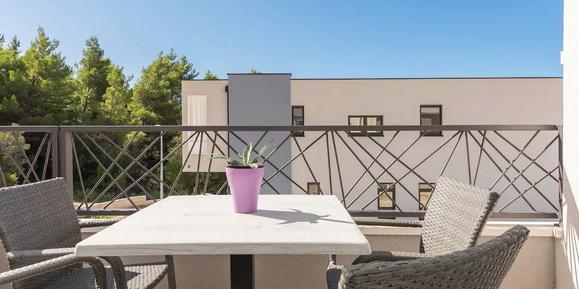  Für 4 Personen: Hübsches Apartment / Ferienwohnung in der Region Makarska Riviera
