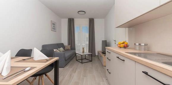  Für 4 Personen: Hübsches Apartment / Ferienwohnung in der Region Makarska Riviera