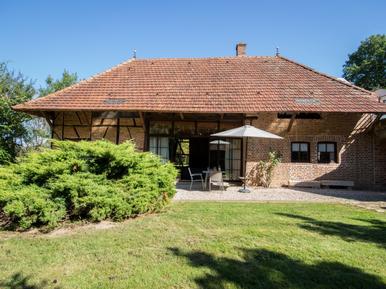 Gemütliches Ferienhaus : Region La Chapelle-Saint-Sauveur für 8 Personen