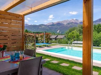 Gemütliches Ferienhaus : Region Colico für 4 Personen