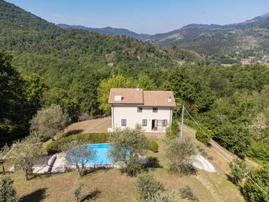 Gemütliches Ferienhaus : Region Fiano bei Lucca für 9 Personen