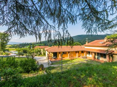 Gemütliches Ferienhaus : Region Bucine für 4 Personen
