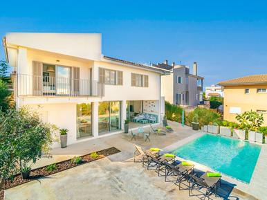 Gemütliches Ferienhaus : Region Son Serra De Marina für 10 Personen