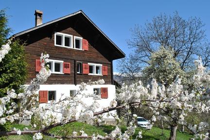 Gemütliches Ferienhaus : Region Graubünden für 8 Personen