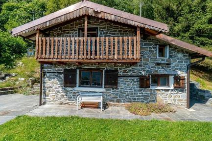 Gemütliches Ferienhaus : Region Tessin für 4 Personen