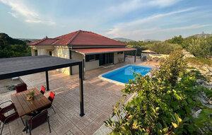 Gemütliches Ferienhaus : Region Zadvarje für 8 Personen