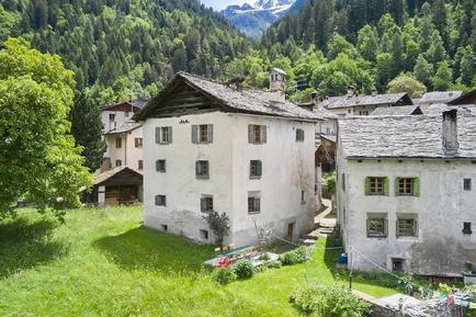 Gemütliches Ferienhaus : Region Graubünden für 9 Personen