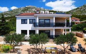  Für 4 Personen: Hübsches Apartment / Ferienwohnung in der Region Starigrad-Paklenica