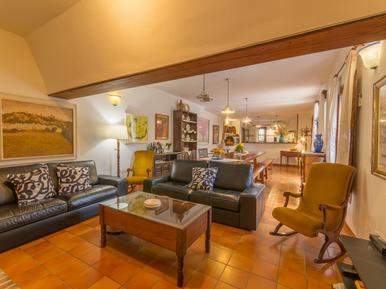 Gemütliches Ferienhaus : Region Búger für 9 Personen