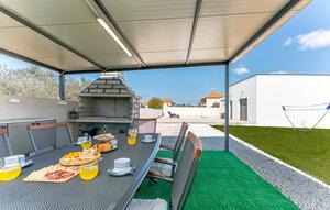 Gemütliches Ferienhaus : Region Prkos für 8 Personen