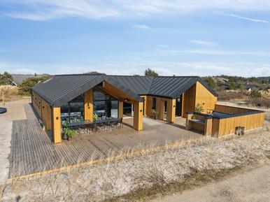 Gemütliches Ferienhaus : Region Henne Strand für 16 Personen