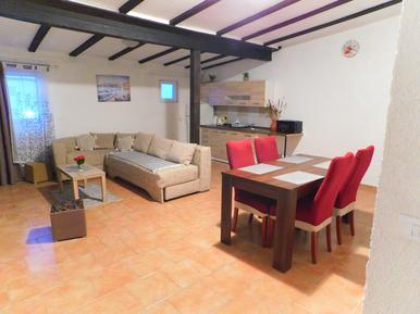 Für 4 Personen: Hübsches Apartment / Ferienwohnung in der Region Karin Gornji