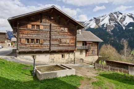 Gemütliches Ferienhaus : Region Lumbrein für 6 Personen