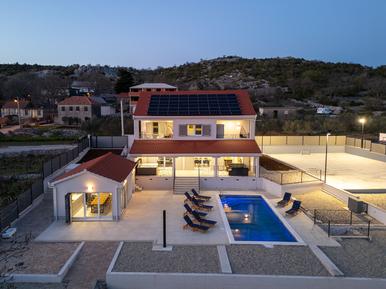 Gemütliches Ferienhaus : Region Dalmatien für 8 Personen