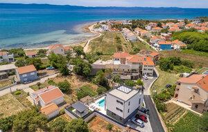 Gemütliches Ferienhaus : Region Privlaka für 8 Personen