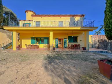 Gemütliches Ferienhaus : Region Palamos für 15 Personen
