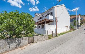  Für 4 Personen: Hübsches Apartment / Ferienwohnung in der Region Sibenik