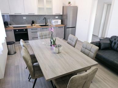  Für 7 Personen: Hübsches Apartment / Ferienwohnung in der Region Dalmatien