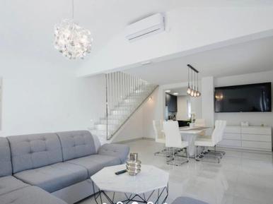 Gemütliches Ferienhaus : Region Zmijavci für 10 Personen