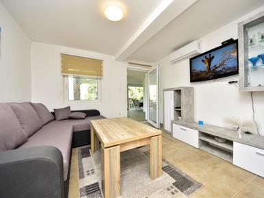  Für 6 Personen: Hübsches Apartment / Ferienwohnung in der Region Donji Karin