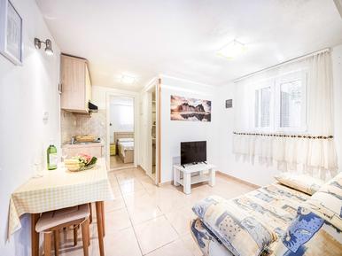  Für 3 Personen: Hübsches Apartment / Ferienwohnung in der Region Povlja