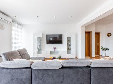  Für 5 Personen: Hübsches Apartment / Ferienwohnung in der Region Kastel Kambelovac