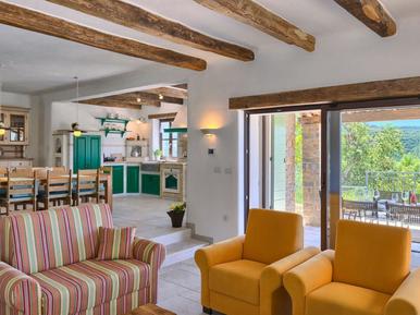 Gemütliches Ferienhaus : Region Bartolici für 10 Personen