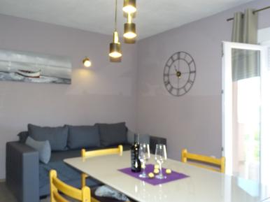  Für 2 Personen: Hübsches Apartment / Ferienwohnung in der Region Sukošan