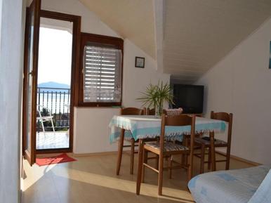  Für 4 Personen: Hübsches Apartment / Ferienwohnung in der Region Gradac